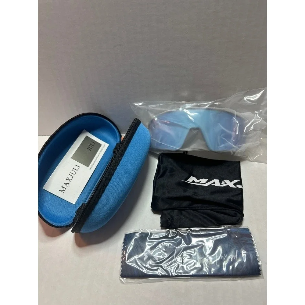MAXJULI‎ Sports Sunglasses with Blue Case